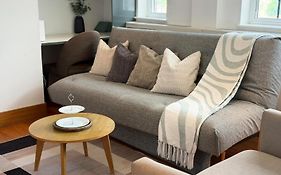 Amanah Properties Elegant- 2-Bed Apartment In Chelsea Cloisters With Stunning City Views